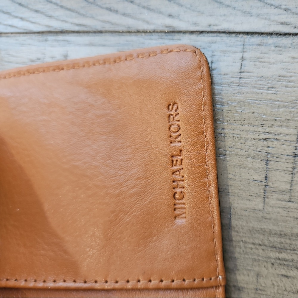 Vintage Michael Kors Astor Brown Studded Leather Wallet Edgy Rock Luxe Timeless - Picture 9 of 16